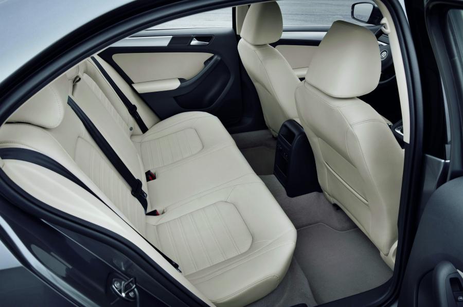  Volkswagen Jetta 2011 года  (фото 7 из 139)